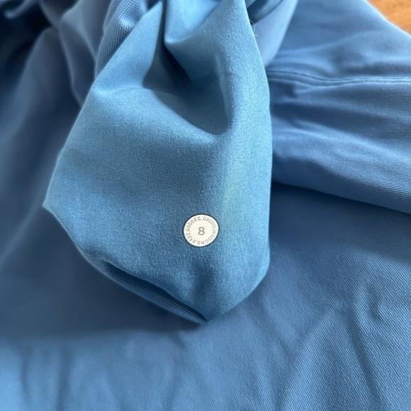 Lululemon pants size 8 - Picture 3 of 4